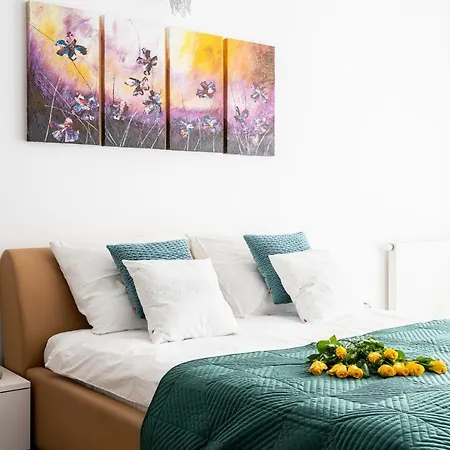 Aparthotel Art River View 3*