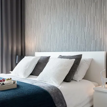 Lägenhetshotell Art River View 3*