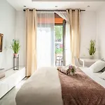 Art River View מלון דירות
