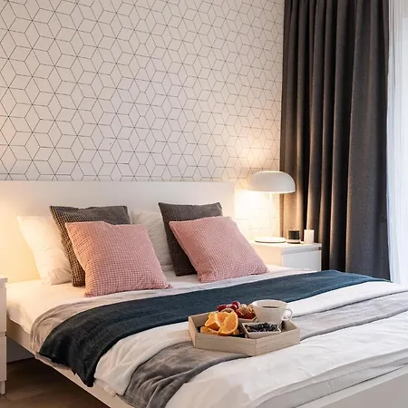 Aparthotel Art River View 3*