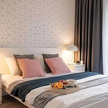 Aparthotel Art River View 3*