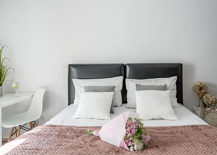 Art River View Apart Otel Wroclaw